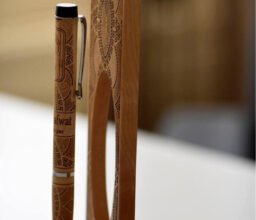 Alternative view of Personalised Floating Desk set