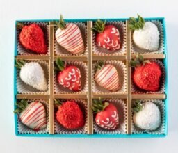 12pcs Red and White Strawberries