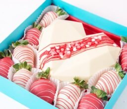 Alternative view of Diamond Heart & Berries