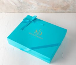 Baklawa, Dates and Chocolate Gift Box - Image 4