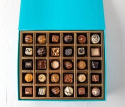 Alternative view of 30 pcs assorted chocolates in gift box