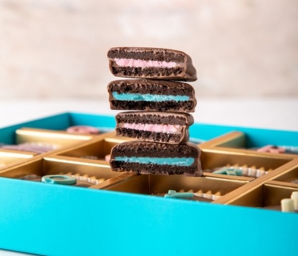 Gender Reveal Chocolate Covered Oreos - Image 3