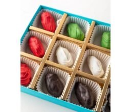 UAE National Flag Strawberries 12pcs - Image 3