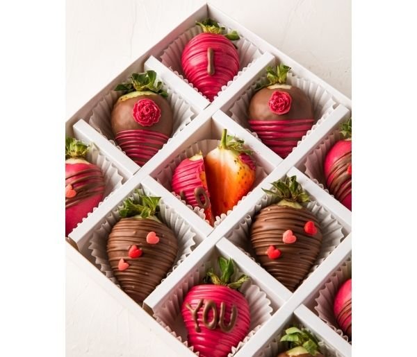 12 Pieces Strawberries - Image 2
