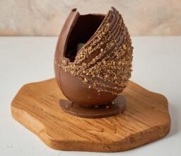 Alternative view of Hazelnut Crunch Easter Egg