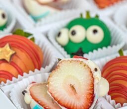 Halloween theme Chocolate covered strawberries - Image 3