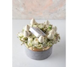 Alternative view of Petite Drop Bracelet Hamper