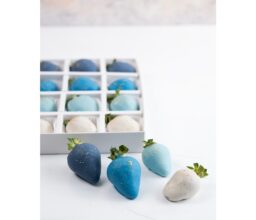 Blue Ombre Strawberries - 16pcs - Image 3