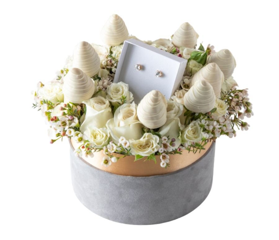 Classic Stud Earrings Hampers