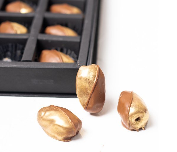 Milk chocolate and Gold Coated Dates - Image 3