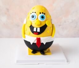 Alternative view of Minion Chocolate egg