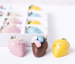 16 Chocolate Covered Strawberries - Image 3
