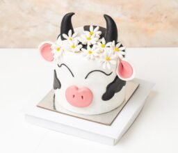 Alternative view of Moo Cake