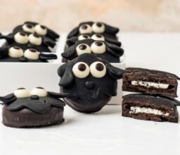 Alternative view of Dark chocolate EID Special Oreos