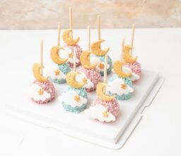 Alternative view of Pink and Blue Cake pops