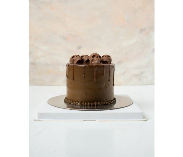 Chic And Creep Halloween Cake - Image 2