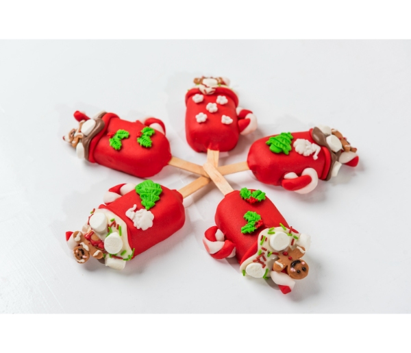 Gingerbread Man Theme Cakesicles - Image 2