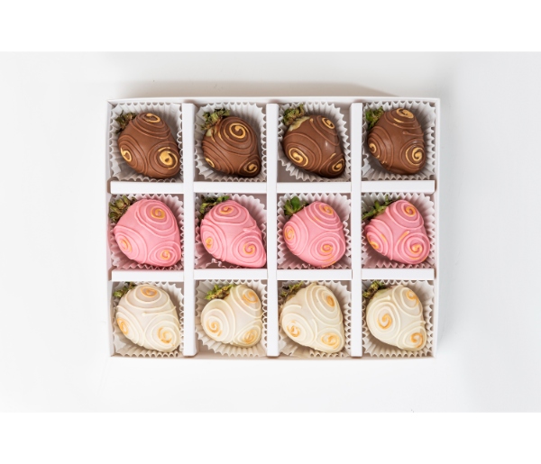 Milk, Ruby And White Chocolate Strawberries - Image 3