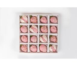Ruby Chocolate Strawberries With Wings - Image 3