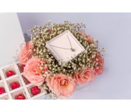 Large Chocolate Tray With Bouquet And Necklace - Image 4