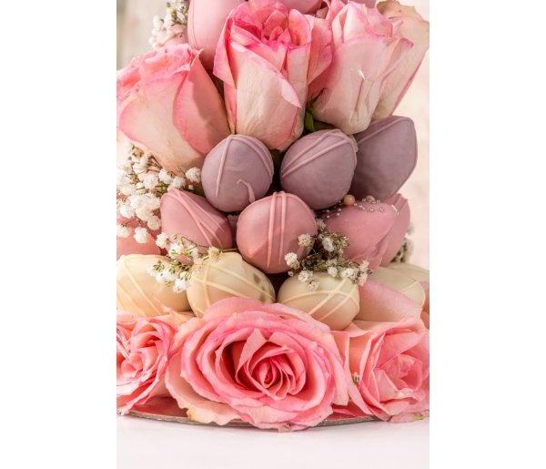 Chocolate Strawberries And Roses Tower - Image 4