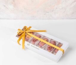 Women's Day Cakesicles - Image 4