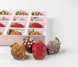 16 chocolate Strawberries '24 Collection - Image 4