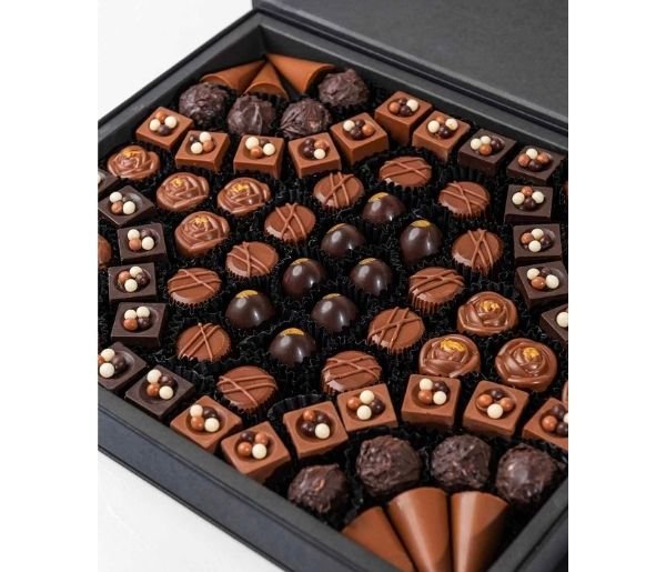 84 Assorted Chocolates - Image 3