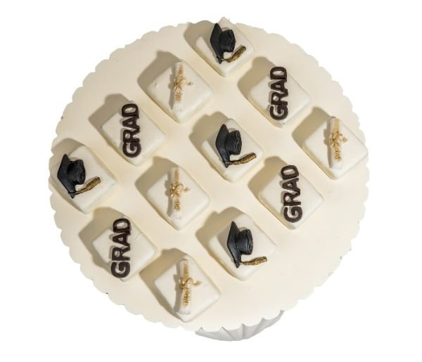 Graduation Cake bites