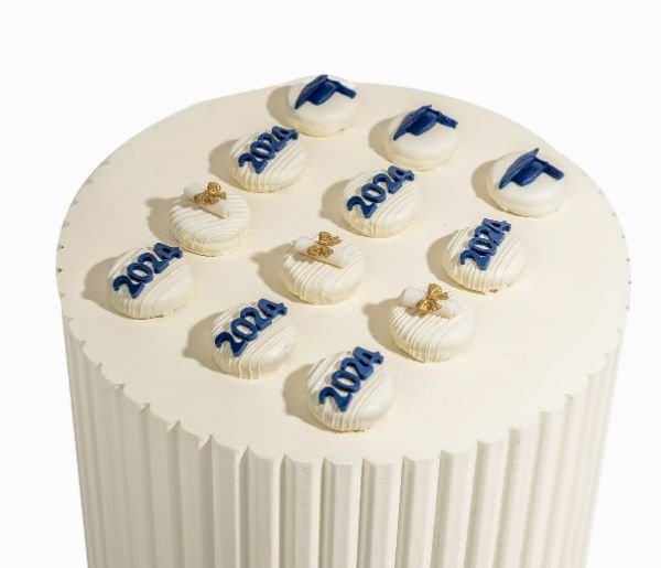 White Chocolate Graduation Theme Oreos