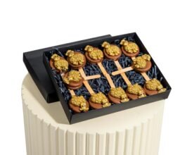 Alternative view of EID AL ADHA Milk chocolate Oreo Pops