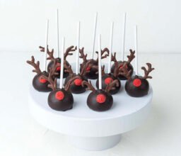 Reindeer 9 Cake Pops