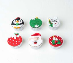 6 Christmas Cupcakes