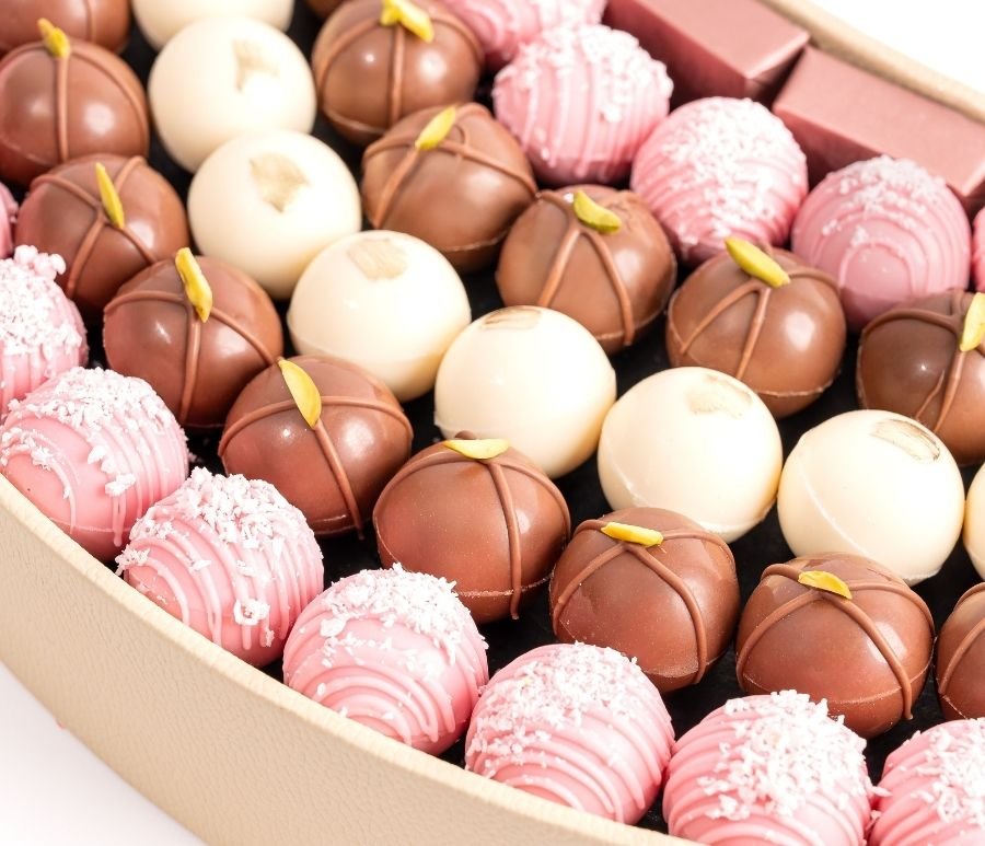Eid Grand Crescent Chocolate Hamper - Image 2