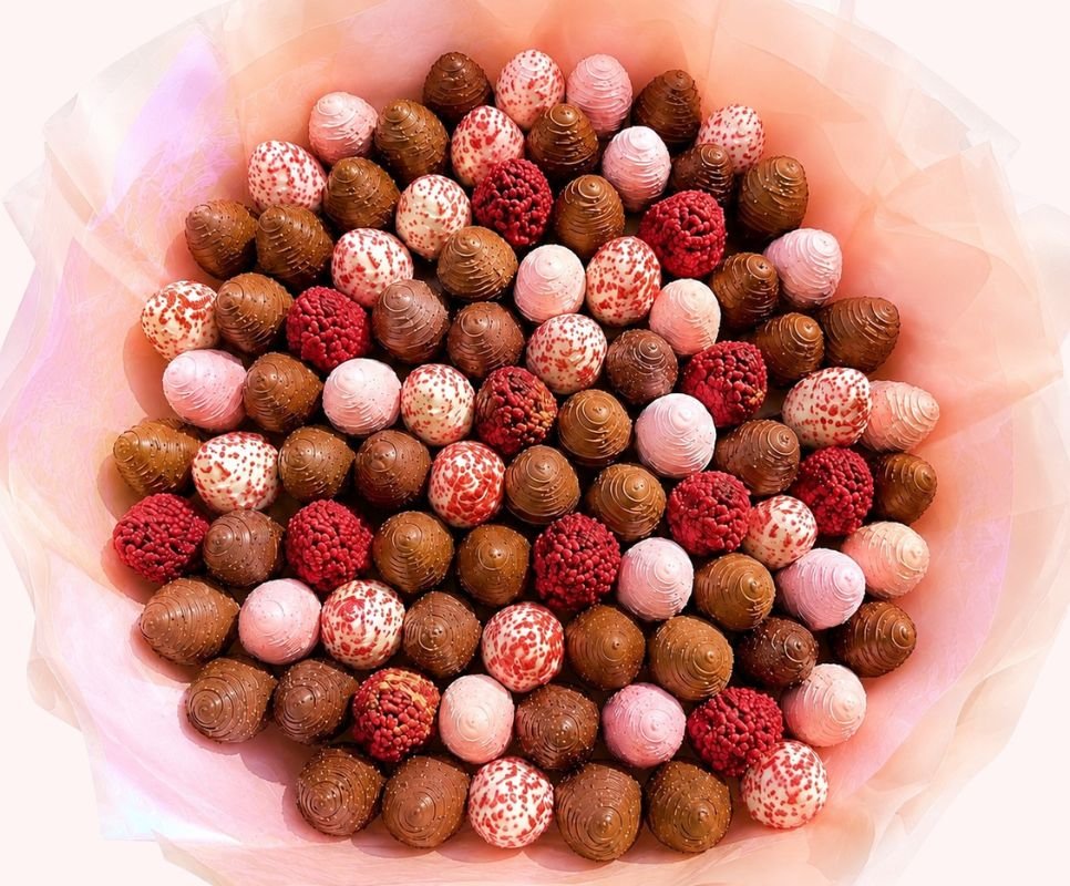 Grand Ruby & Red Velvet Strawberry Bouquet - Image 3