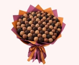 Alternative view of Grand Luxury Strawberry Chocolate Bouquet