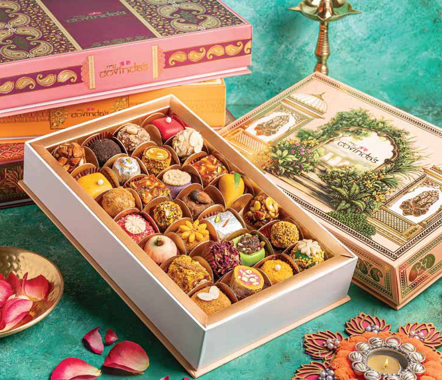 Premium Fancy Sweet Box 28 Pcs